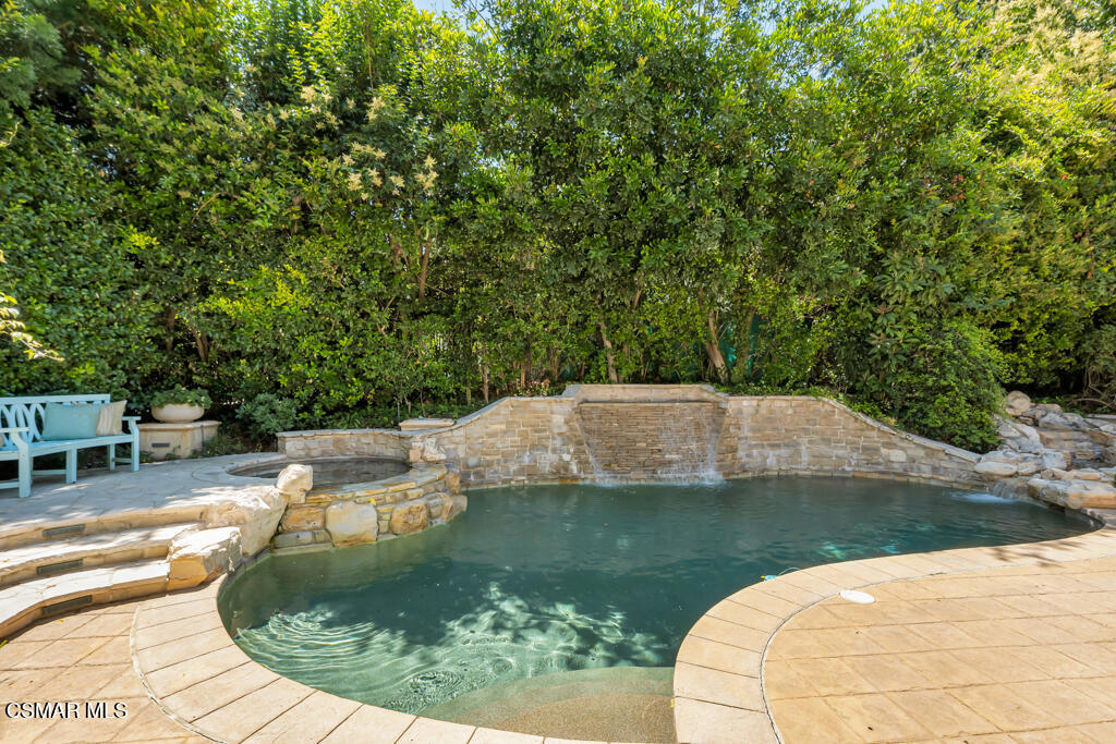 4043 Cresthaven Drive Property Photo 49