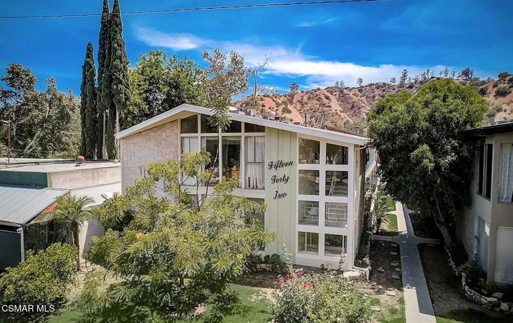 1542 Riverside Drive G Property Photo 2