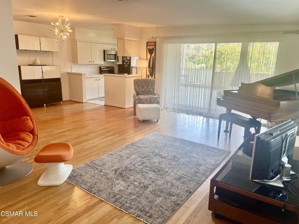 1542 Riverside Drive G Property Photo 3