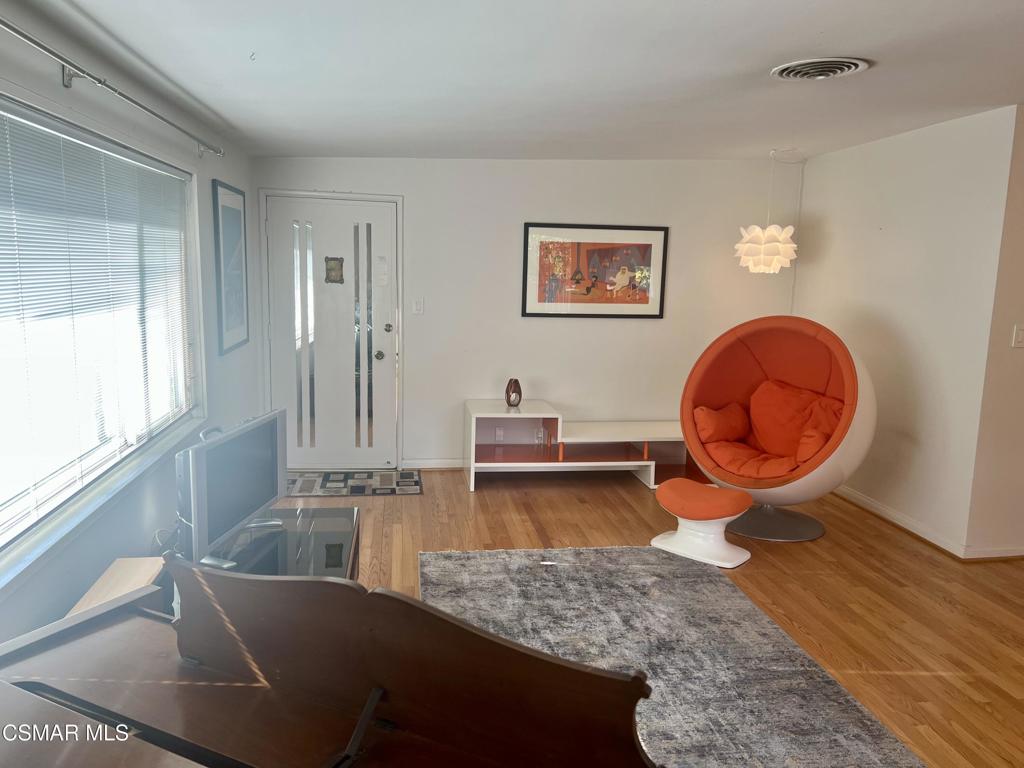 1542 Riverside Drive G Property Photo 5