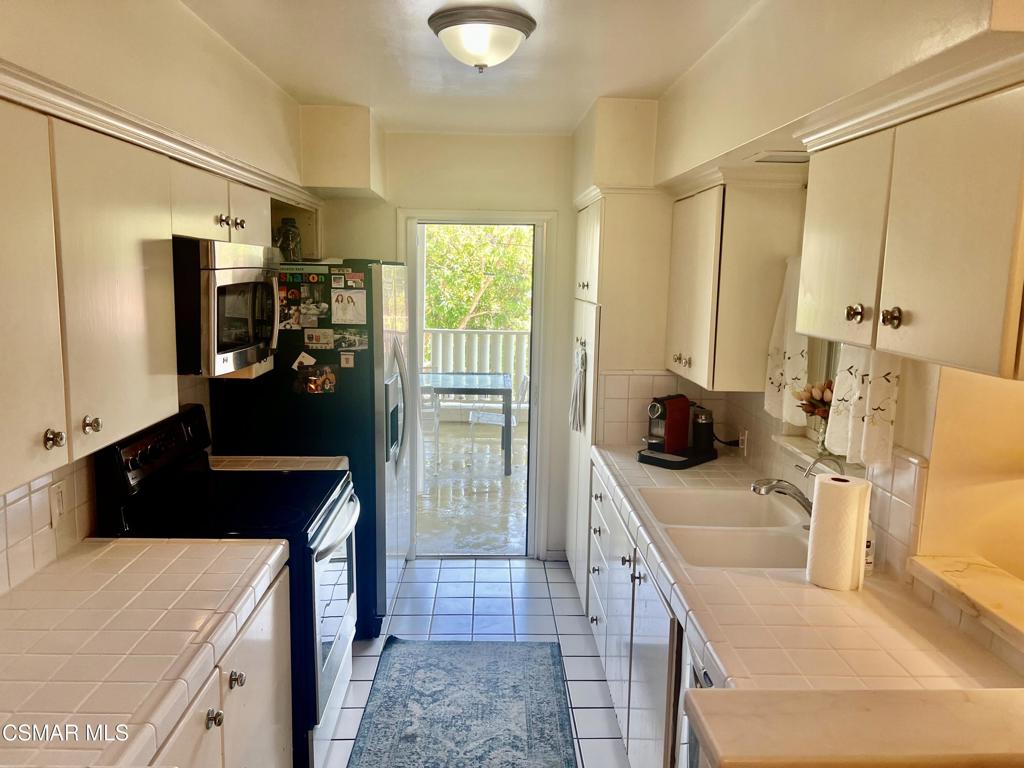 1542 Riverside Drive G Property Photo 11