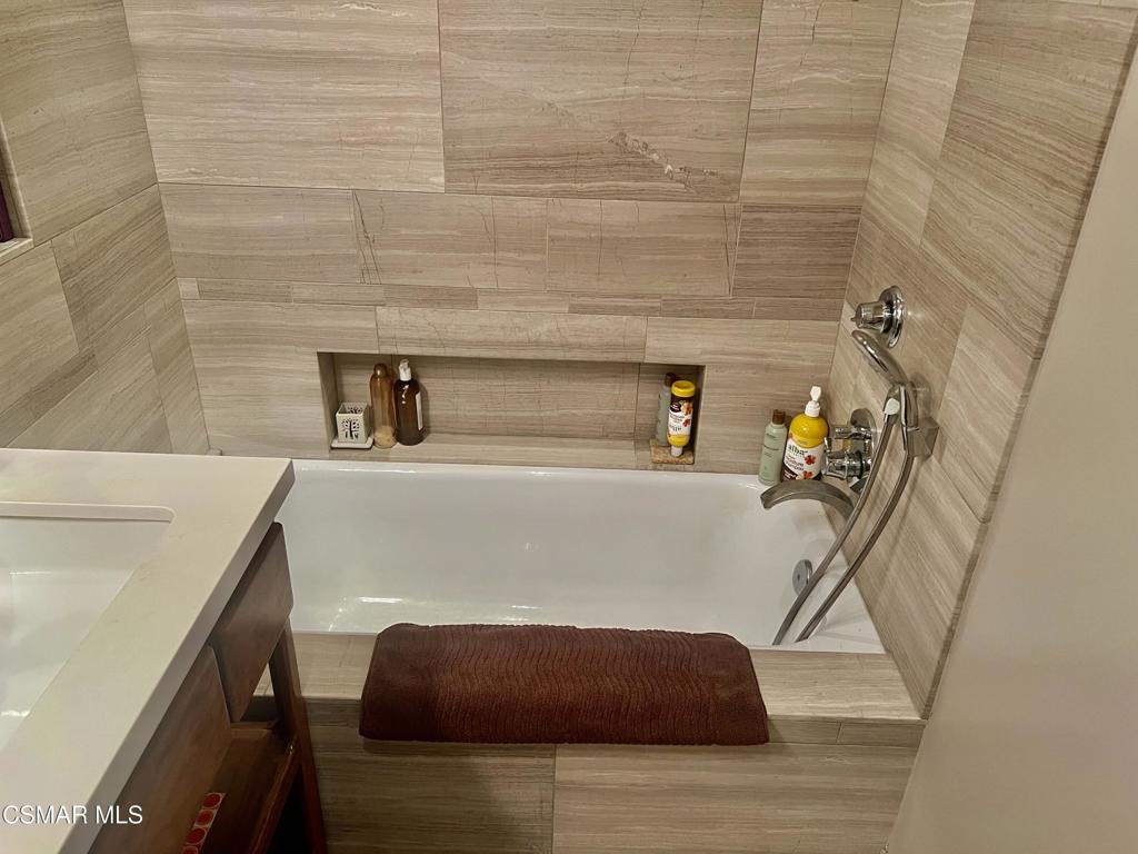 1542 Riverside Drive G Property Photo 16