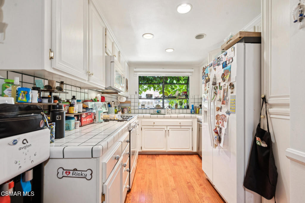 8348 Penfield Avenue 3 Property Photo 7