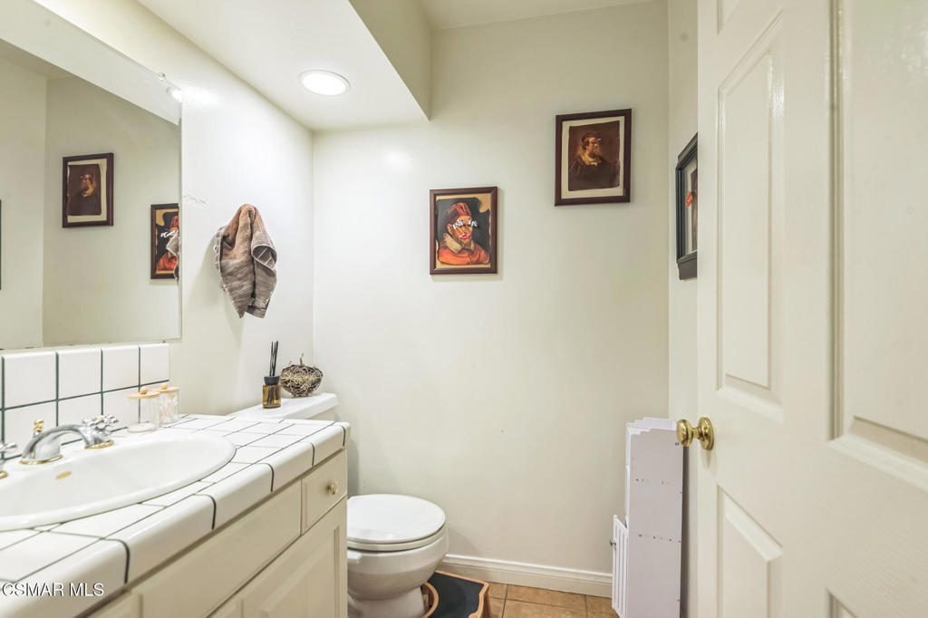 8348 Penfield Avenue 3 Property Photo 9