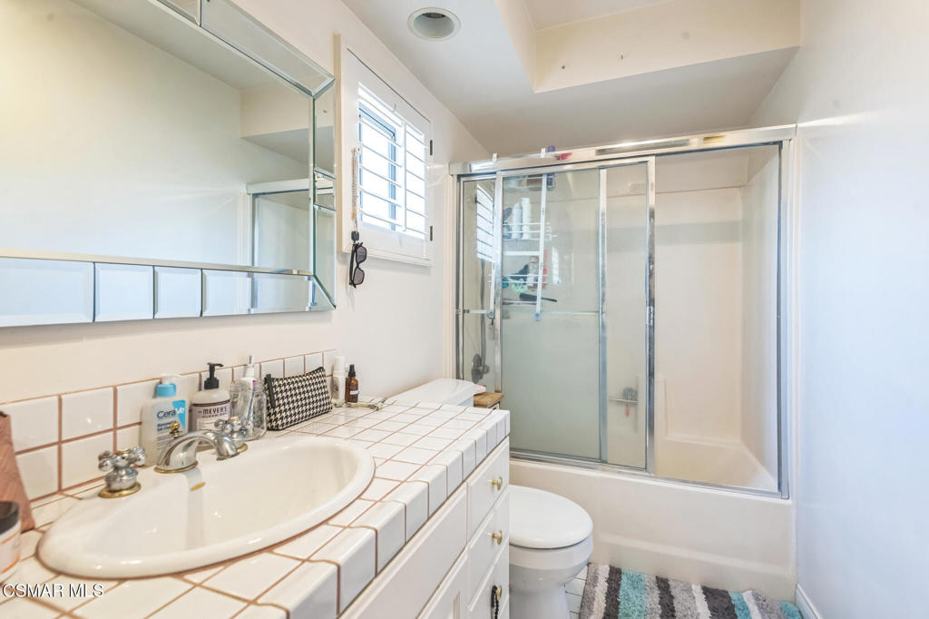 8348 Penfield Avenue 3 Property Photo 18