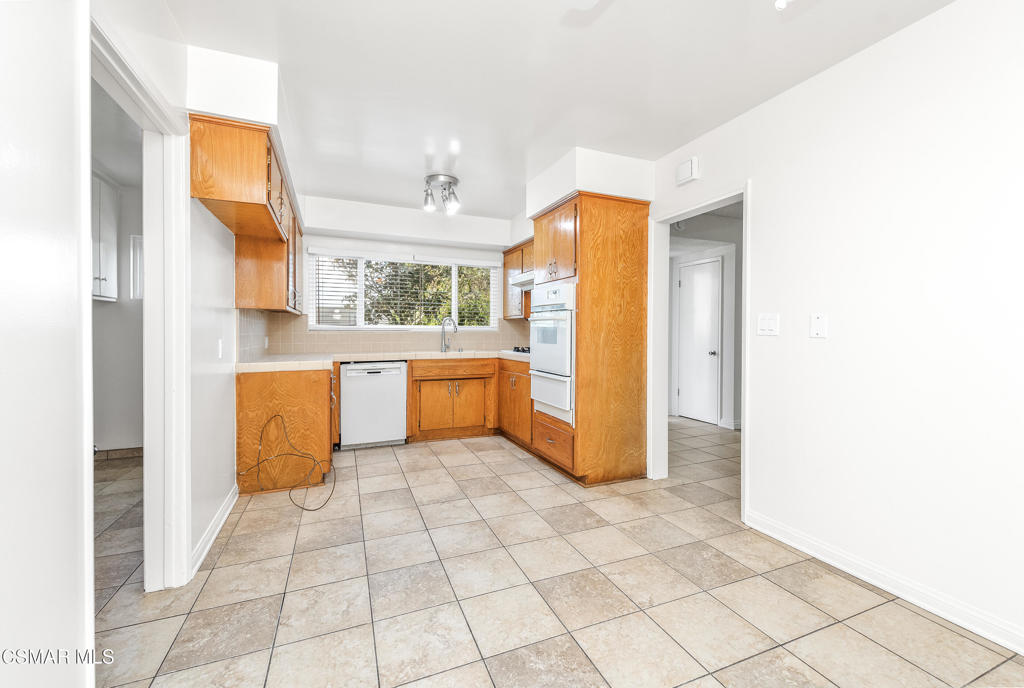 22002 Ybarra Road Property Photo 17