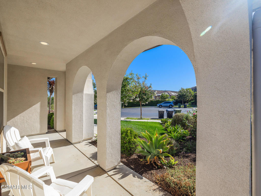 7020 Highgrove Place Property Photo 4