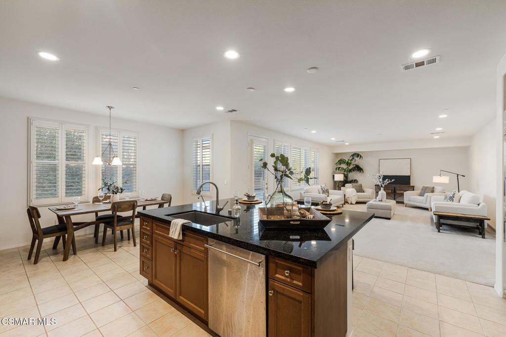 7020 Highgrove Place Property Photo 20