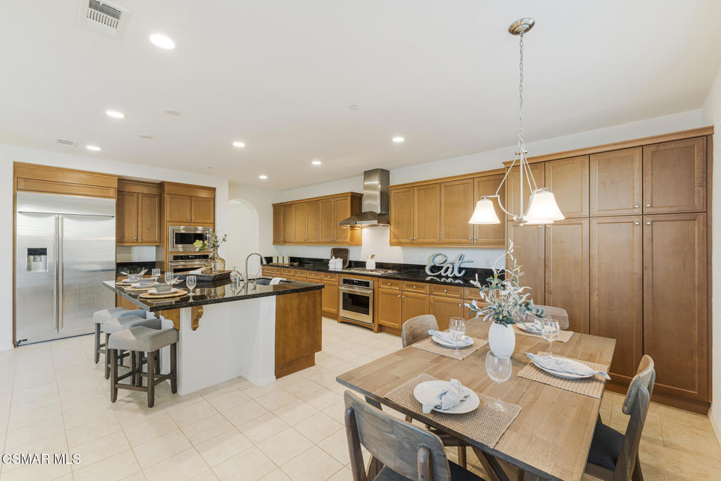 7020 Highgrove Place Property Photo 24