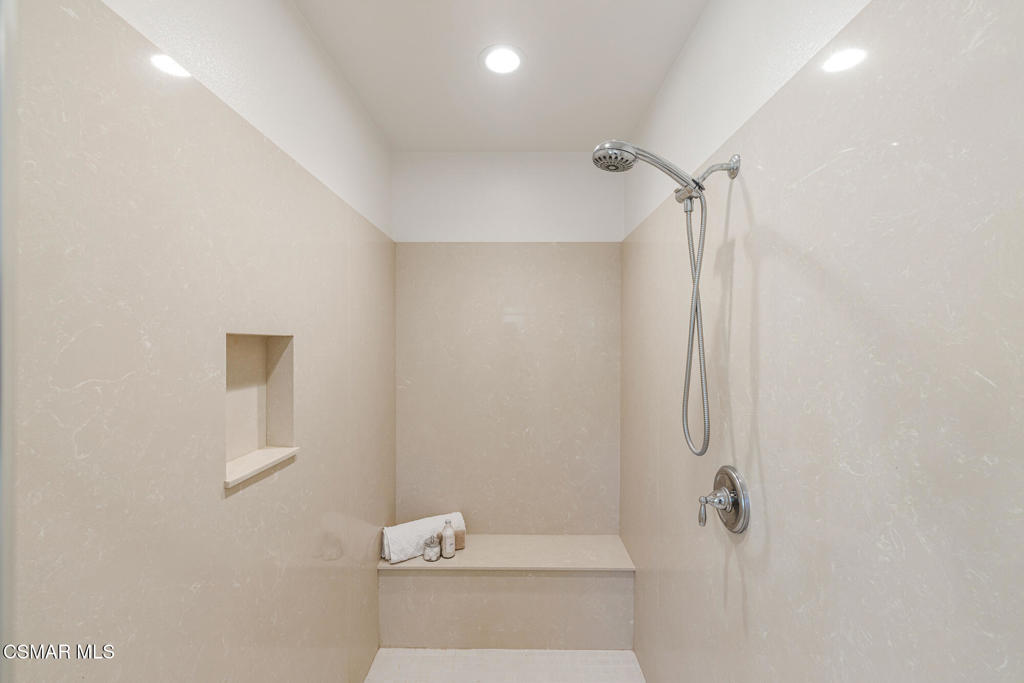 7020 Highgrove Place Property Photo 44