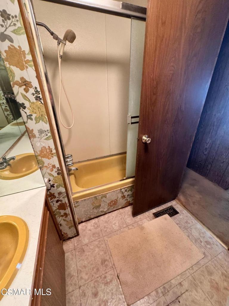 16 Robertson Way Property Photo 12