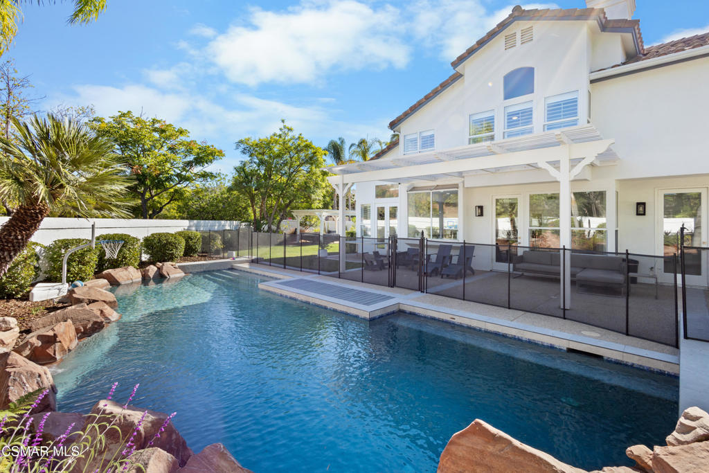 519 Turnbury Street Property Photo 43