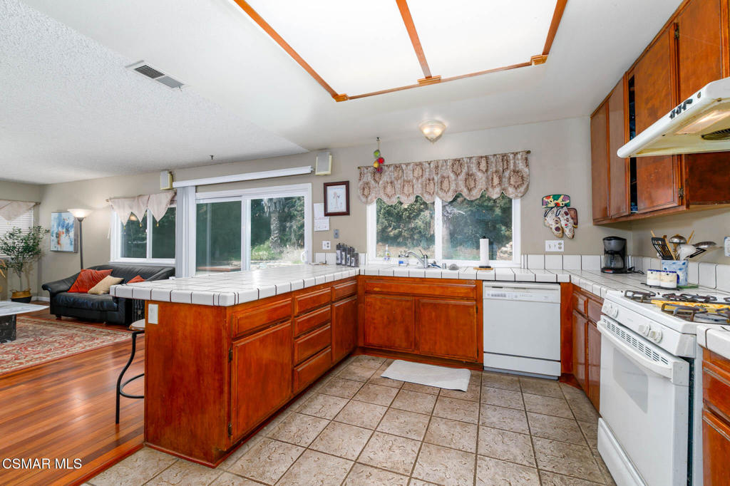 2649 Nicholas Street Property Photo 12