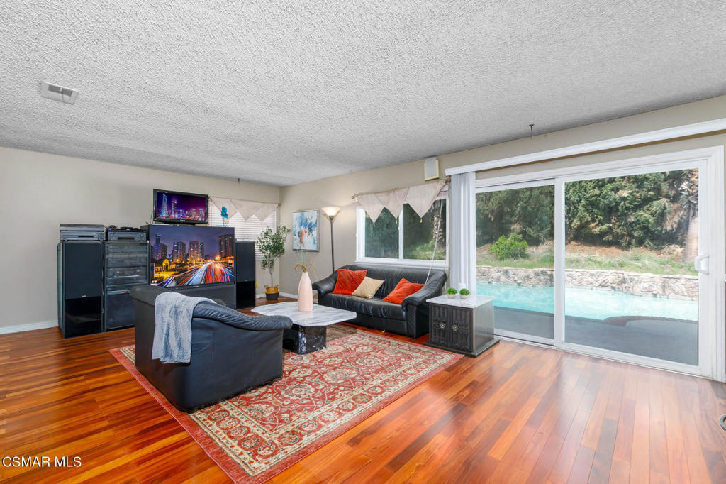 2649 Nicholas Street Property Photo 13