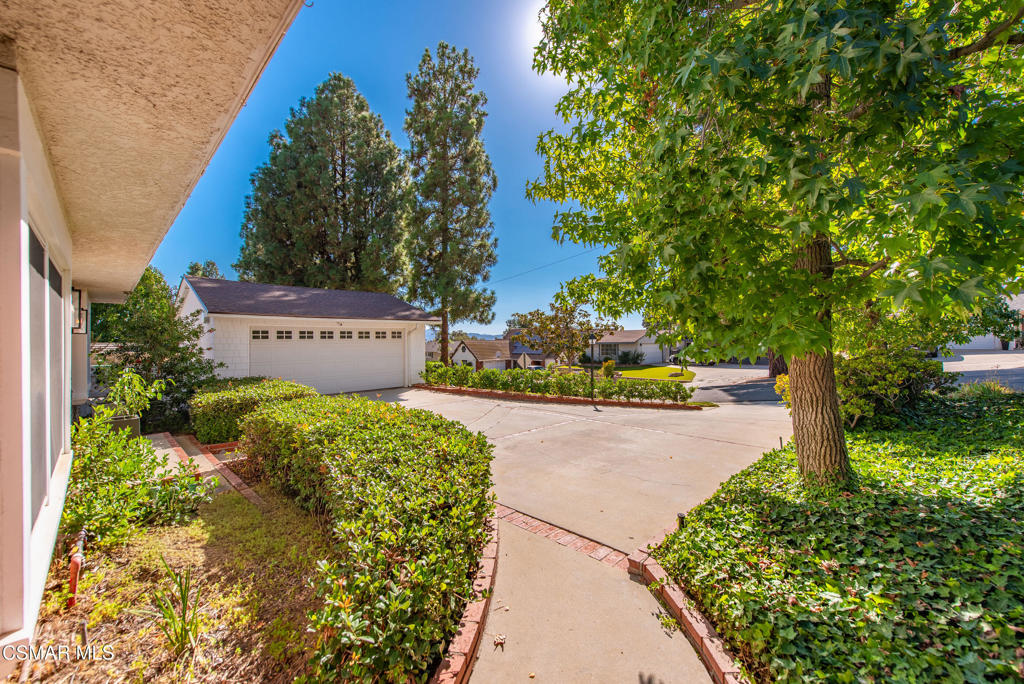 3586 Lathrop Avenue Property Photo 5