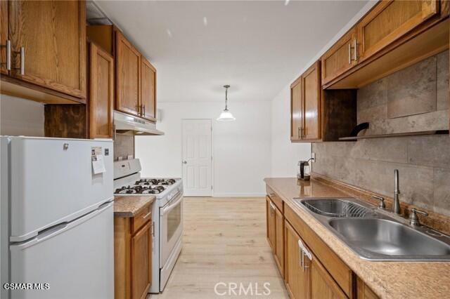 8800 Cedros Avenue 204 Property Photo 10