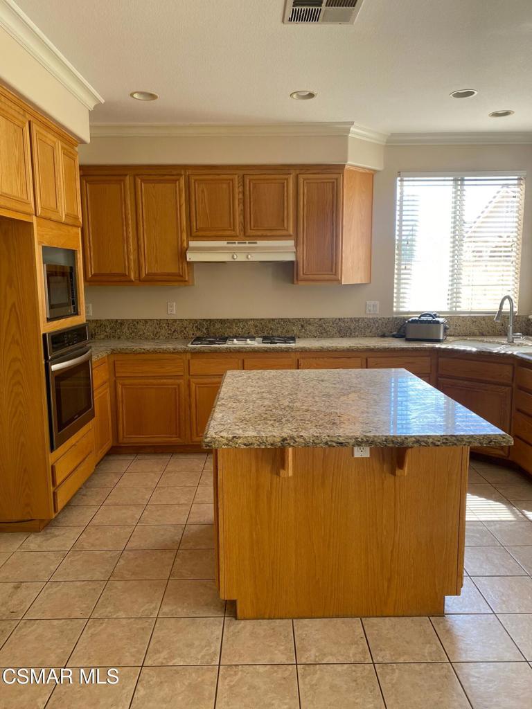 2559 Parade Avenue Property Photo 3