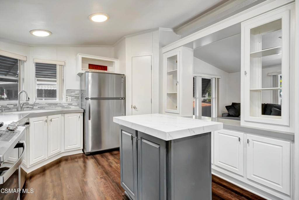 1202 Loma Drive 66 Property Photo 9