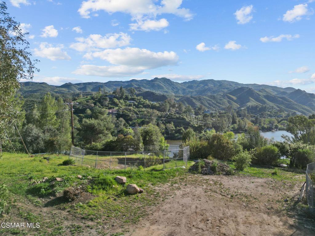 2239 Pinecrest Road Property Photo 1