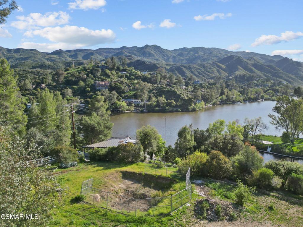 2239 Pinecrest Road Property Photo 8