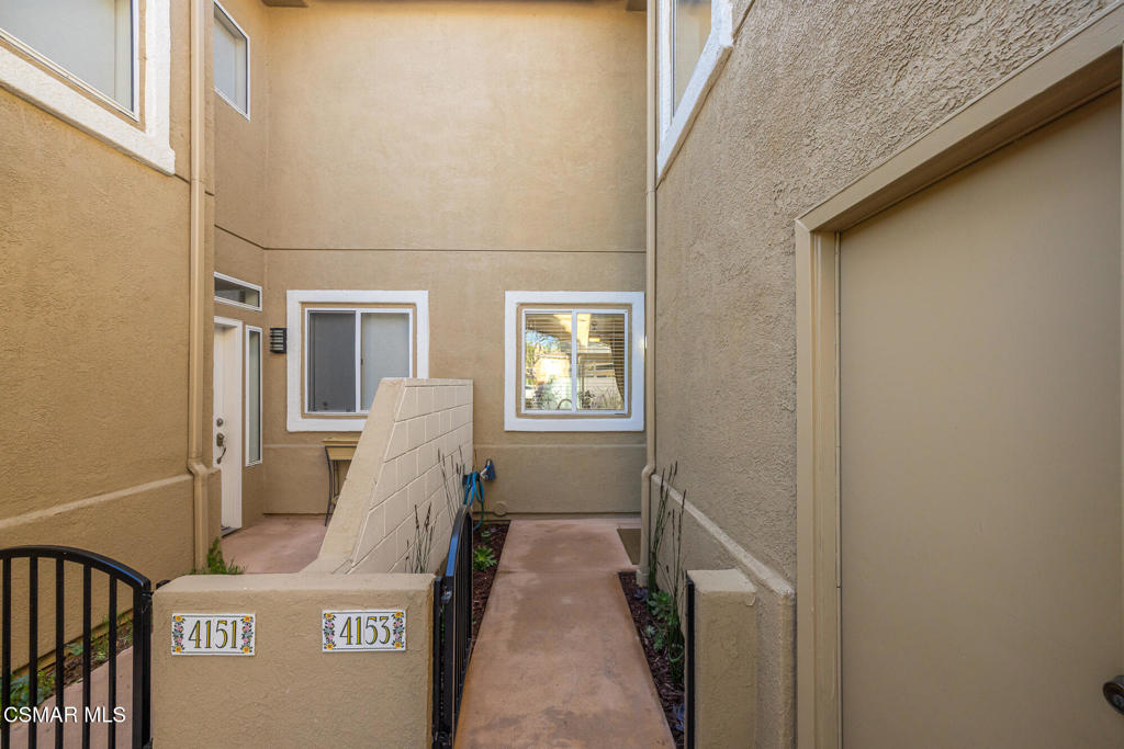 4153 Brookcrest Court Property Photo 4