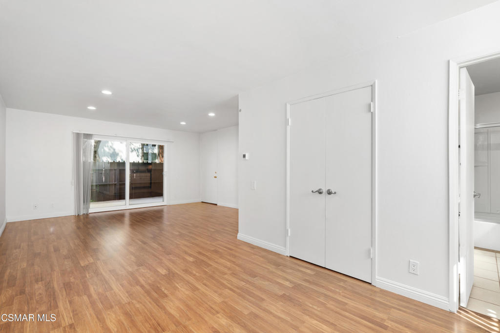 31567 Lindero Canyon Road 6 Property Photo 10