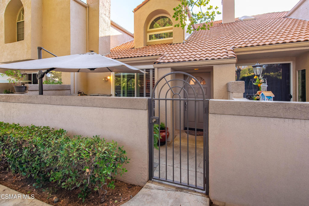 22203 Shadow Valley Circle Property Photo 3