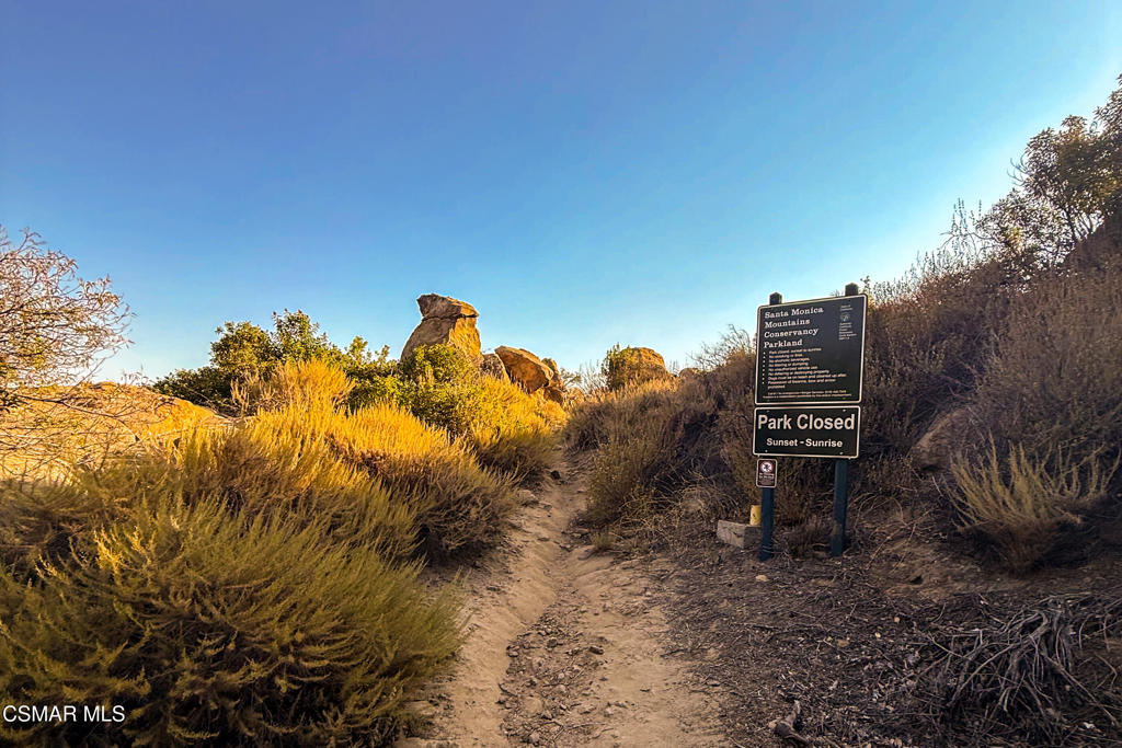22203 Shadow Valley Circle Property Photo 54