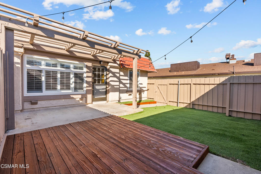 2930 Isle Way B Property Photo 6