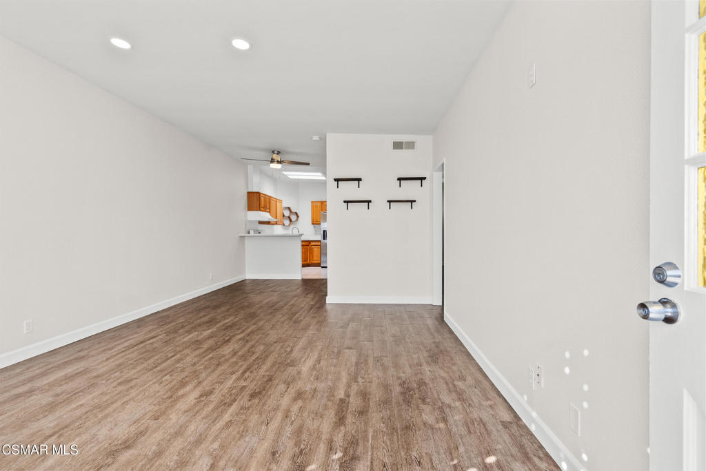 2930 Isle Way B Property Photo 9