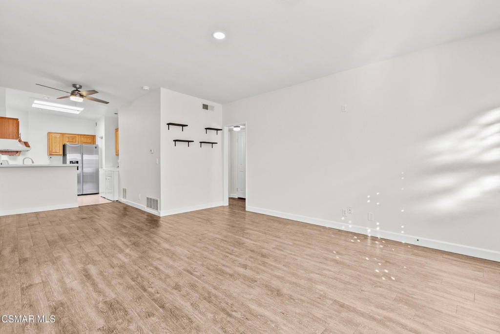 2930 Isle Way B Property Photo 11