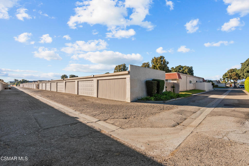 2930 Isle Way B Property Photo 26