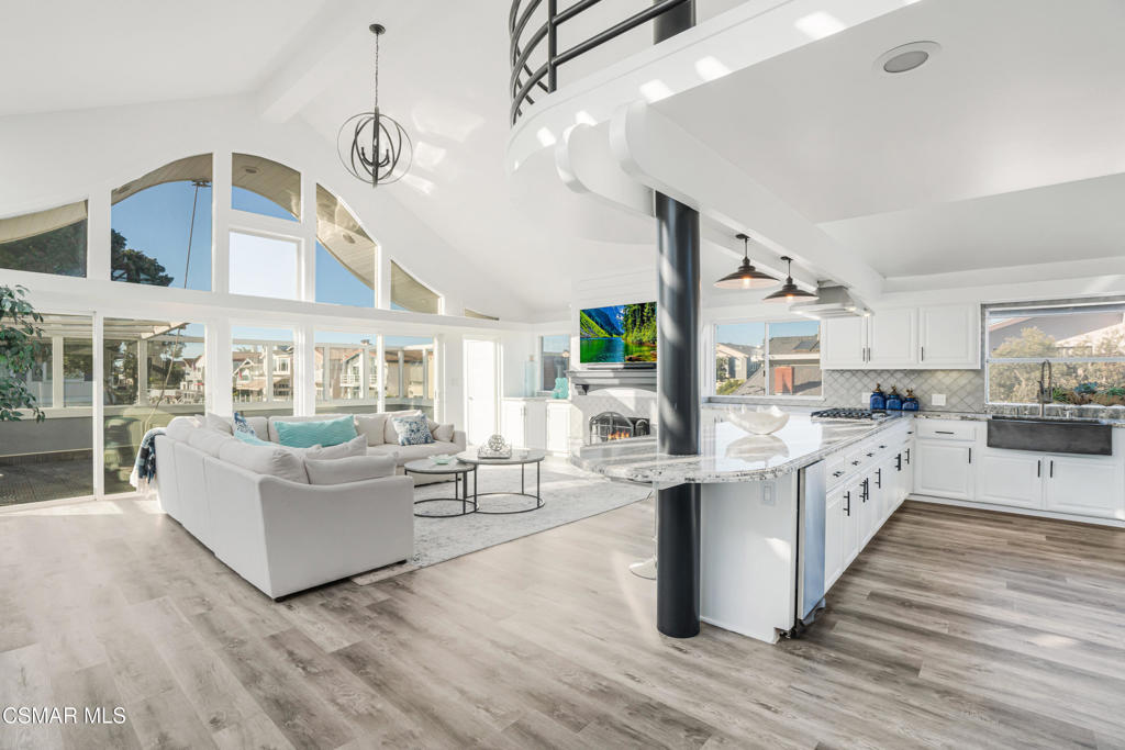 2014 Napoli Drive Property Photo 16
