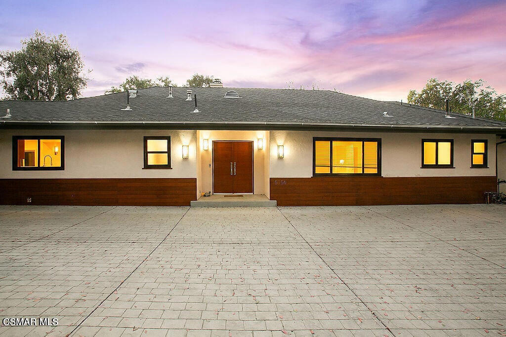 5156 Dumont Place Property Photo 1