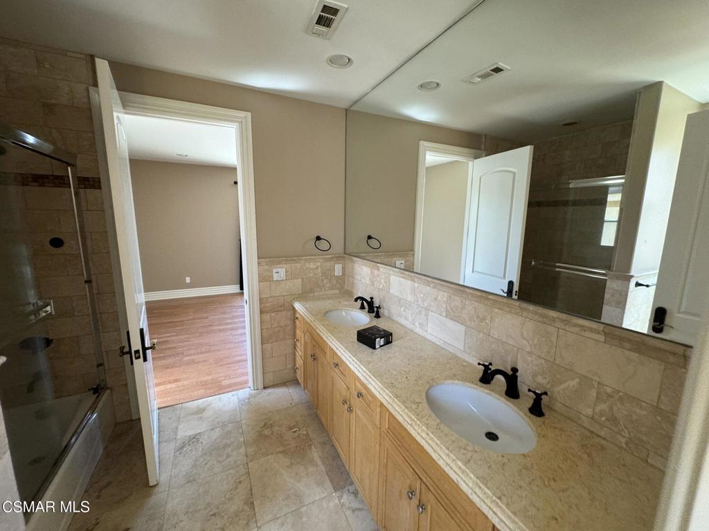 4960 Chimineas Avenue Property Photo 29