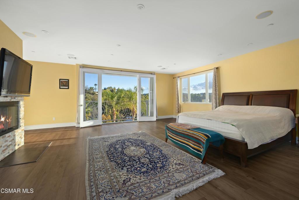 22442 Sueno Road Property Photo 13