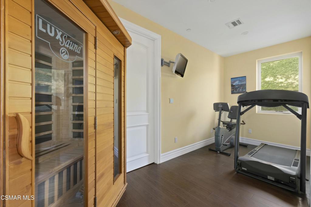 22442 Sueno Road Property Photo 15