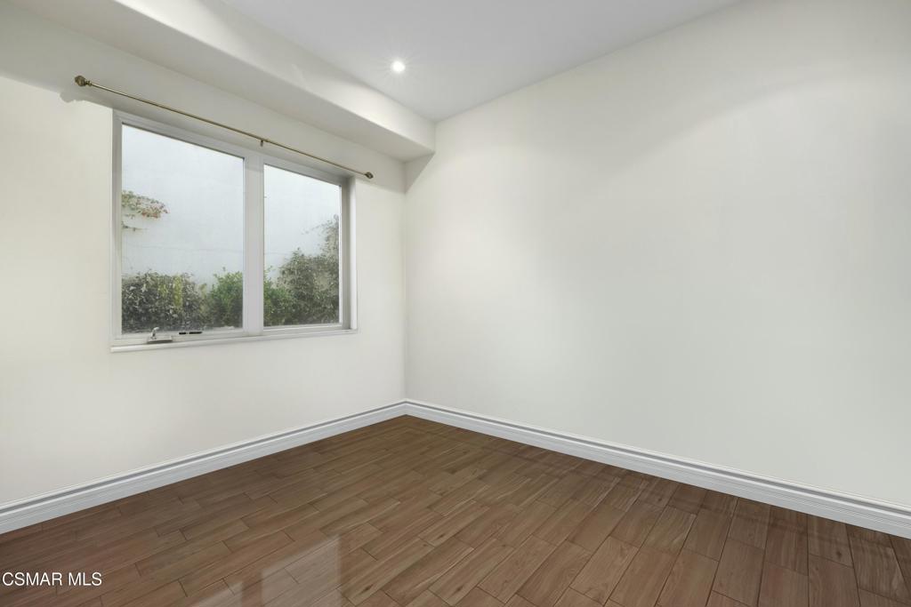 22442 Sueno Road Property Photo 16