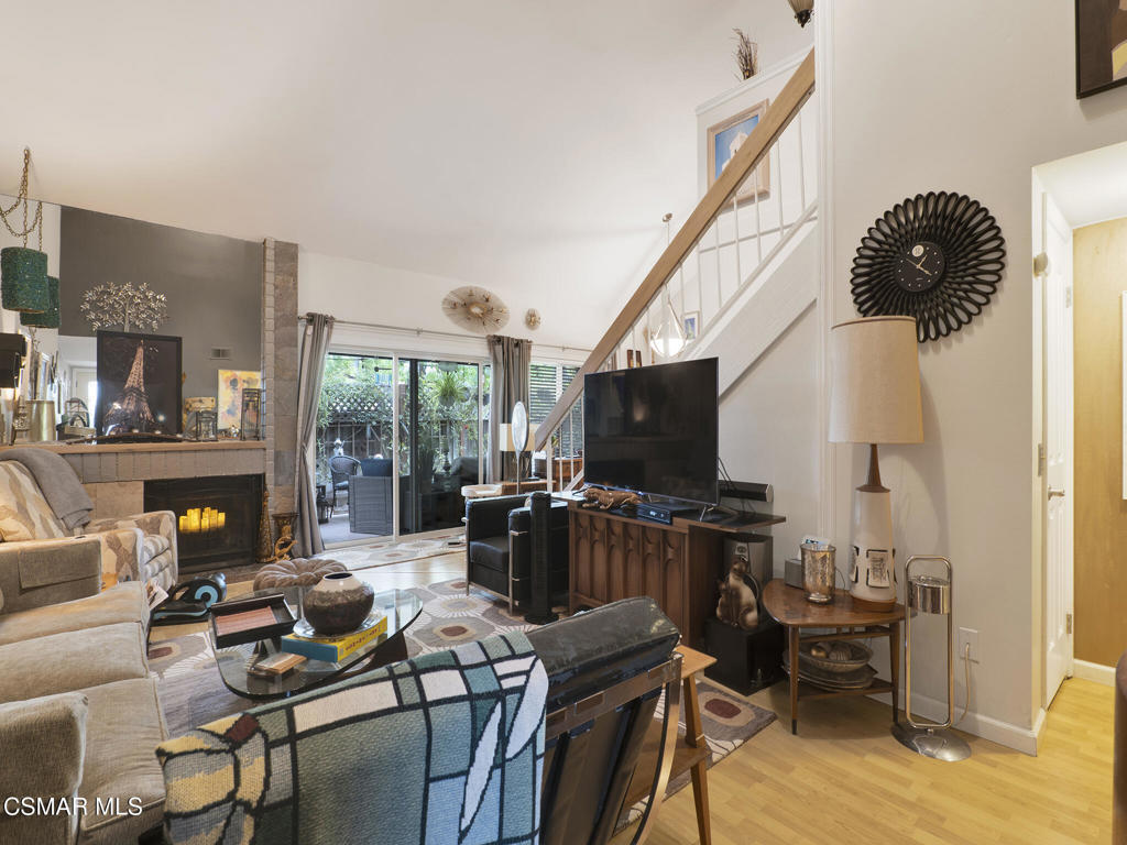 24829 Apple Street E Property Photo 6