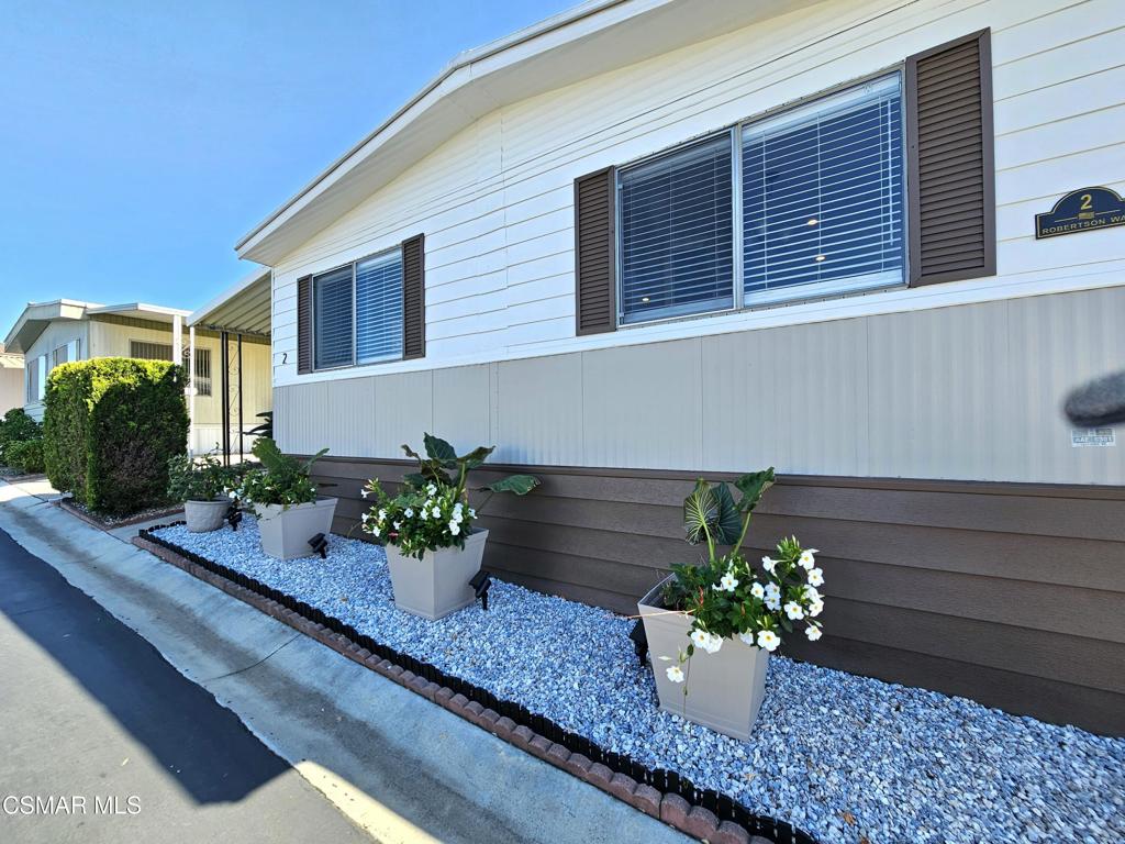 2 Robertson Way Property Photo 4