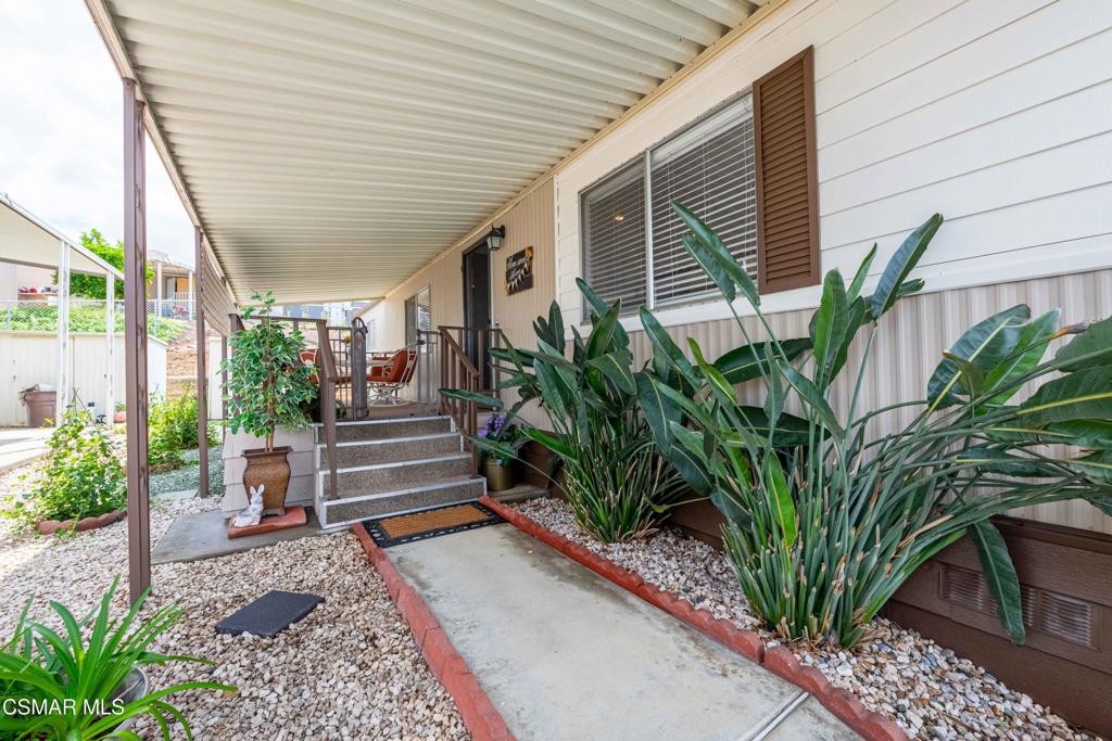 2 Robertson Way Property Photo 6