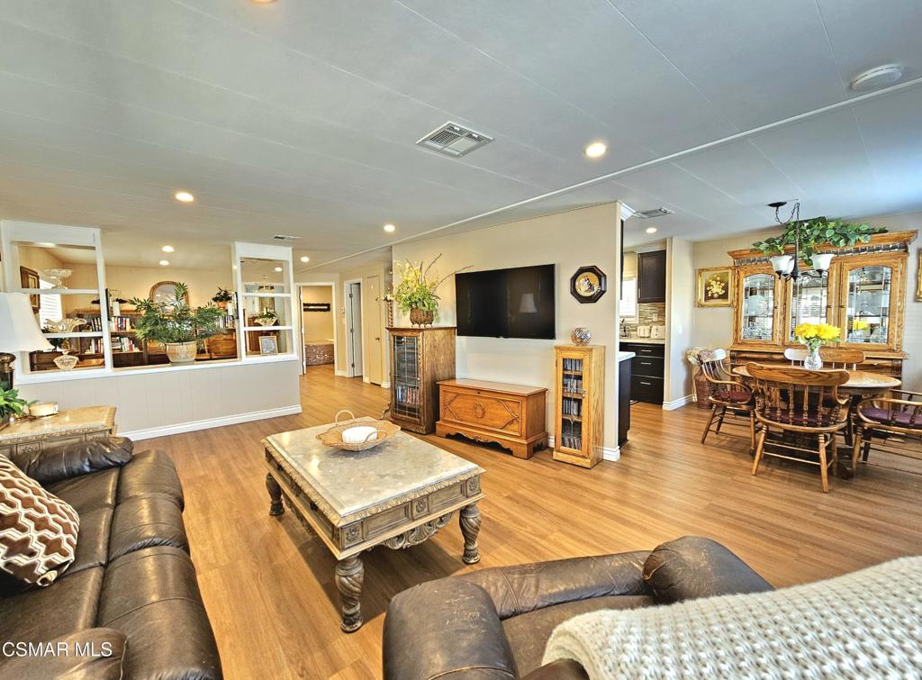 2 Robertson Way Property Photo 12