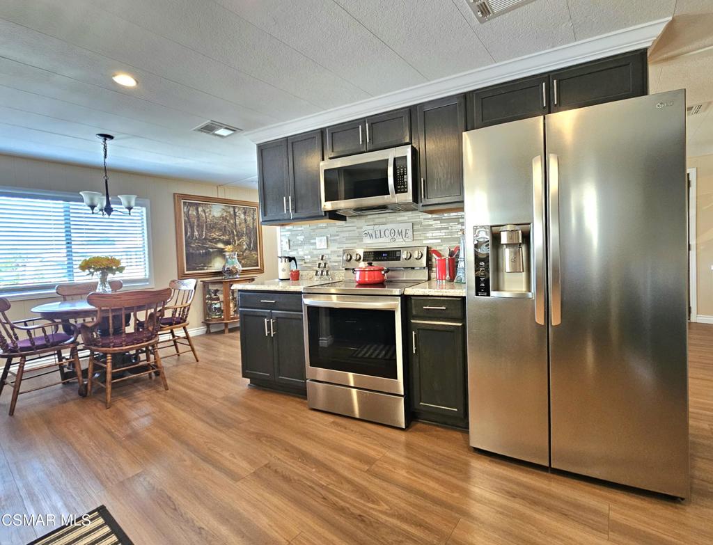2 Robertson Way Property Photo 22