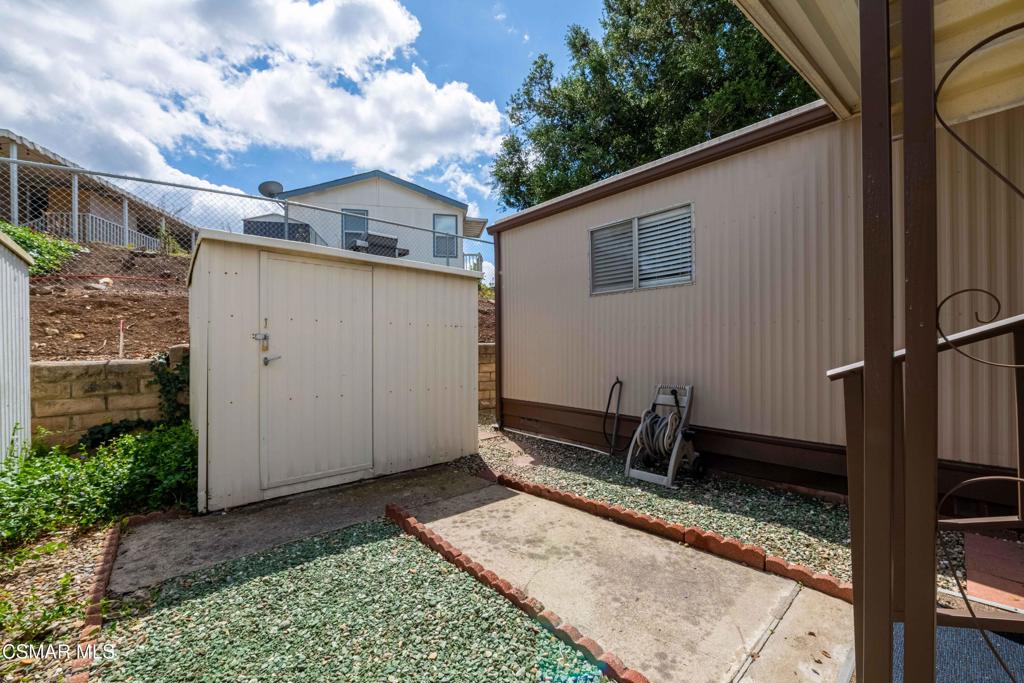 2 Robertson Way Property Photo 39