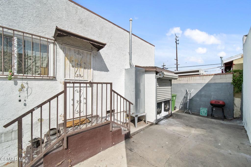 9206 Hoover Street Property Photo 10