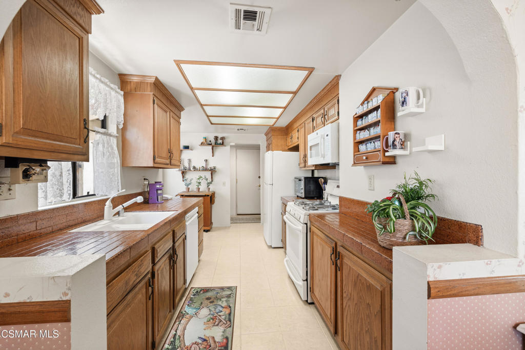 30430 Passageway Place Property Photo 8