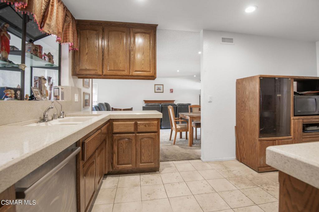 642 N Wendy Drive Property Photo 10