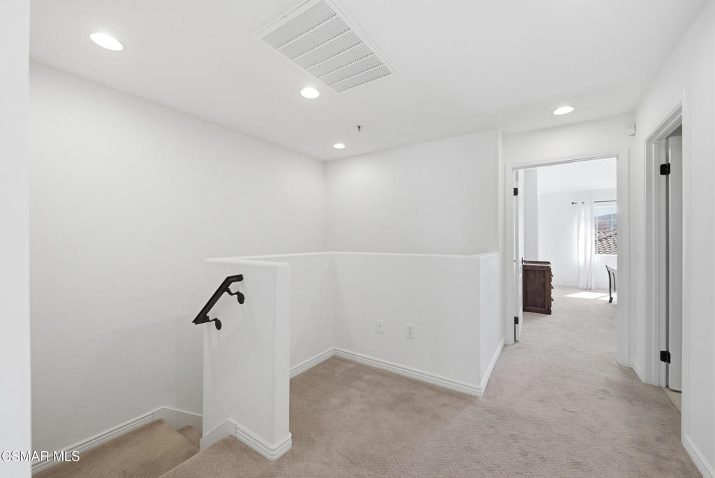 332 E Hilltop Way Property Photo 19