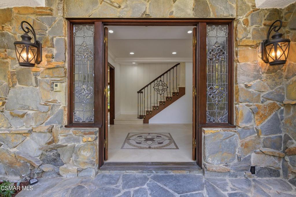 24756 Eilat Street Property Photo 7