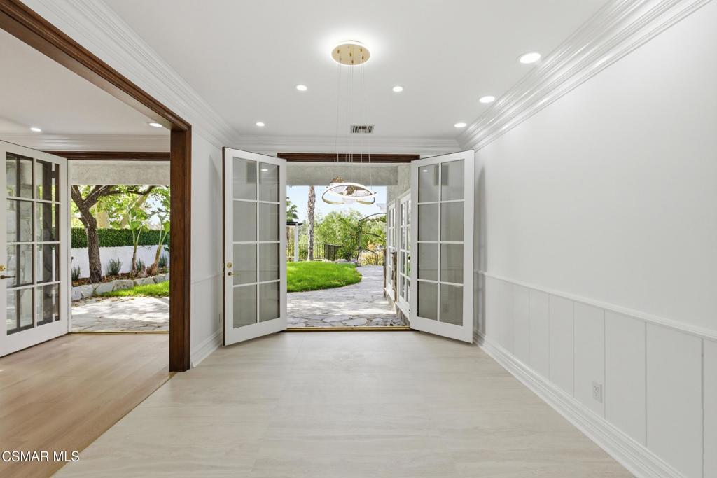 24756 Eilat Street Property Photo 12